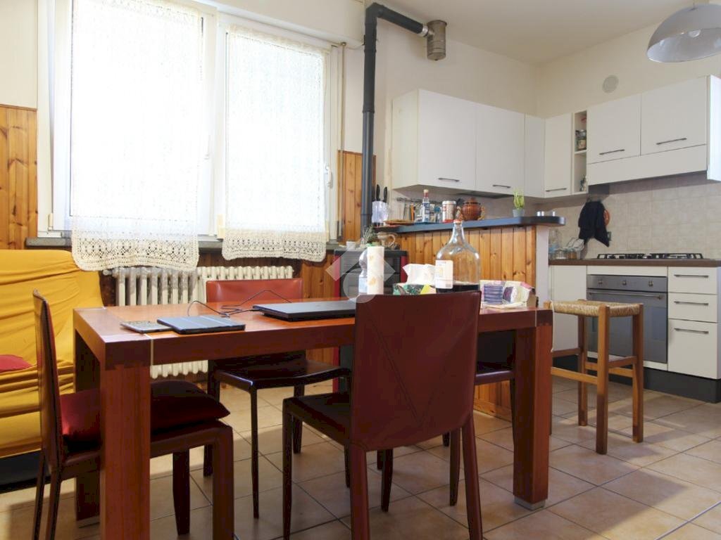 Four-room apartment Via L. Ariosto, Bagnolo in Piano - photo 3