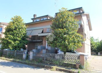Four-room apartment Via L. Ariosto, Bagnolo in Piano - photo 1