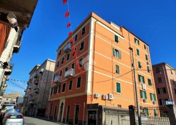 Three-room apartment Via Ciro Menotti, Genova (neighborhood Sestri Ponente) - photo 2