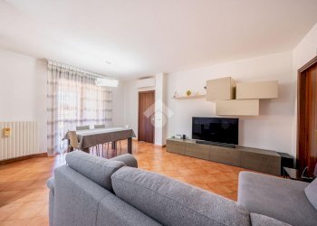 Four-room apartment Via luigi reverberi, Montecchio Emilia - photo 5