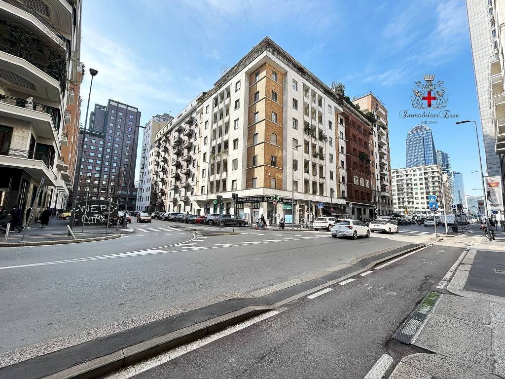 Three-room apartment Milano (neighborhood Porta Nuova) - photo 1