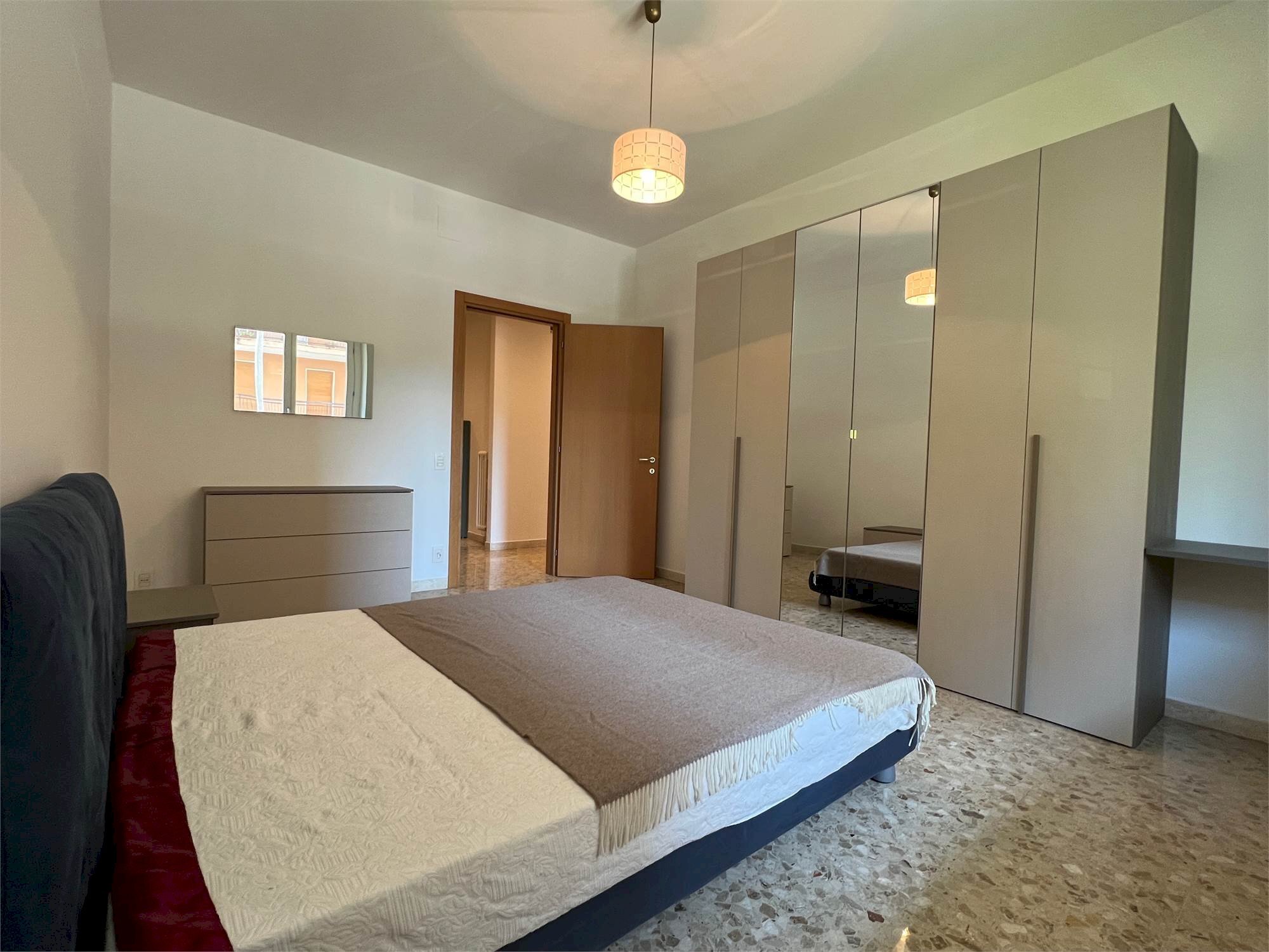 Appartamento - Via Trieste, 60, Verona (zona Borgo Roma) - foto 1