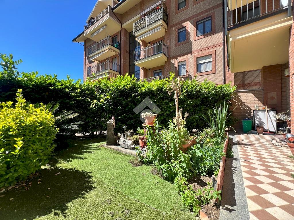 Four-room apartment Via Lussemburgo, Orbassano - photo 1