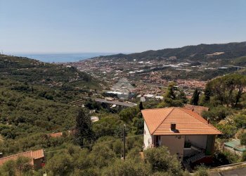 Four-room apartment Via Lampedusa, Castellaro - photo 1