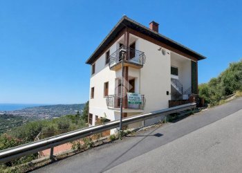 Four-room apartment Via Lampedusa, Castellaro - photo 2
