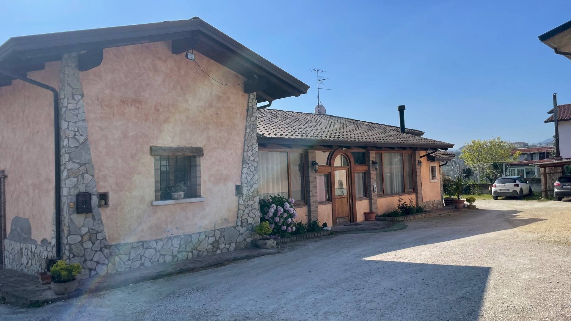 Foto 1 - Independent house Via traversa cesine 2
 
2, San Giorgio del Sannio - photo 1