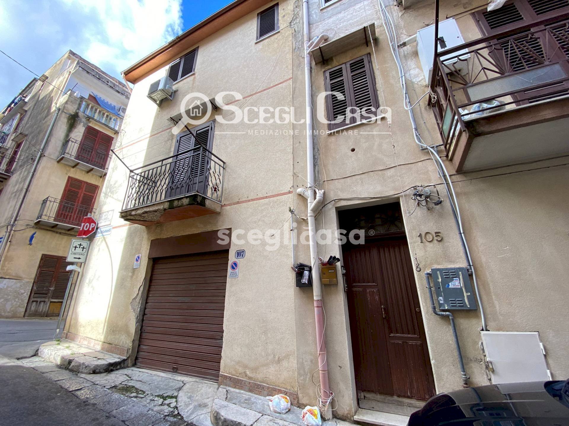 Foto 1 - Trilocale Via Giovanni Badalamenti
 
105, Carini - foto 1