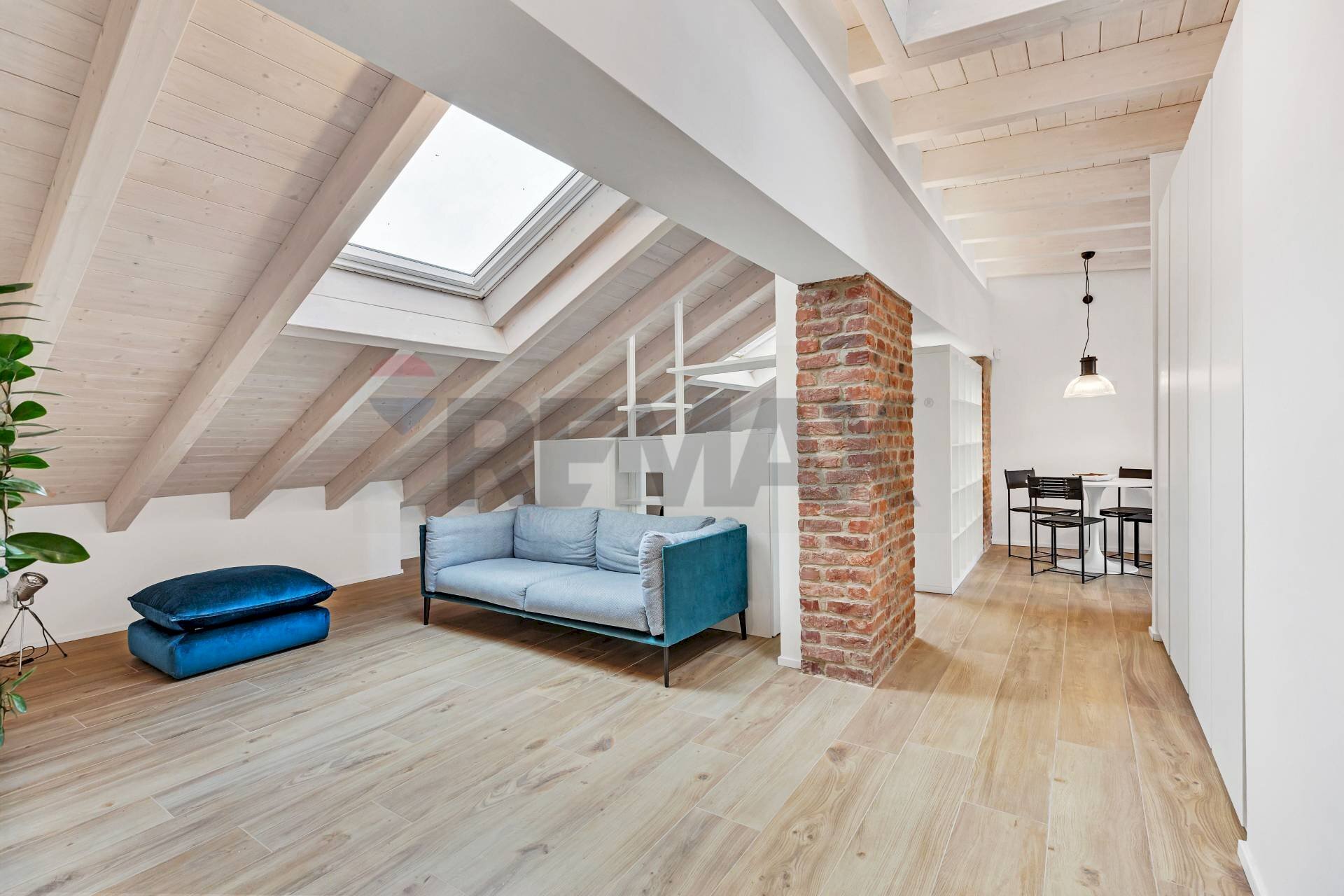 Scale - Two-room apartment Pacini
 
54, Milano - photo 1