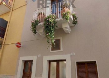Edificio all\'aperto - Independent house Via Ugo Foscolo
 
90, Bari - photo 7