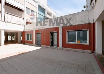 Edificio all\'aperto - Locale Commerciale Via Vittorio Veneto, Ceglie del Campo
 
62, Bari - foto 3