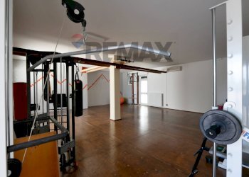 Palestra - Locale Commerciale Via Vittorio Veneto, Ceglie del Campo
 
62, Bari - foto 4