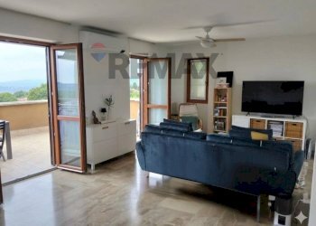 Soggiorno - Two-room apartment VIA POSTALE VECCHIA
 
23, Luvinate - photo 3