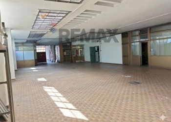 Parcheggio - Locale Commerciale Via Delle Medaglie D' Oro
9, Varese - foto 2