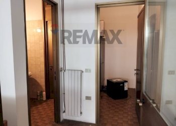 Hall / corridoio - Locale Commerciale Via Delle Medaglie D' Oro
9, Varese - foto 8