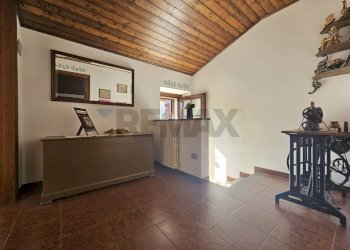 Hall / corridoio - Appartamento via lavatoio
1, Comerio - foto 12