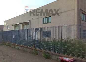 Edificio all\'aperto - Capannone Via Perlasca
17, Vellezzo Bellini - foto 1