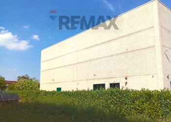 Edificio all\'aperto - Capannone Via Perlasca
17, Vellezzo Bellini - foto 3