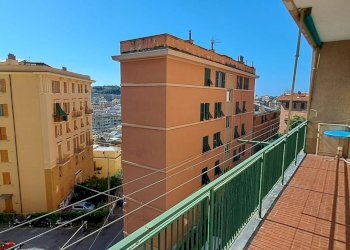 Quadrilocale via Imperiale, Genova (zona San Fruttuoso) - foto 1