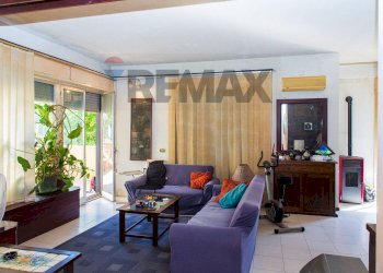 Soggiorno - Appartamento Via Pietra Dell'Ova
 
416, Tremestieri Etneo - foto 2