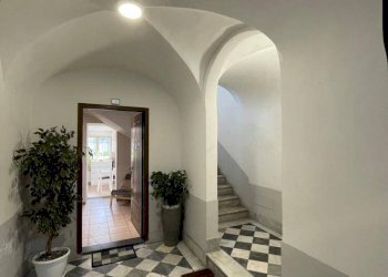 Ricezione / Lobby - Three-room apartment Via Teatro Greco
 
65, Catania - photo 4