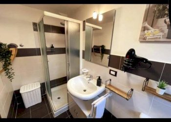 Bagno - Three-room apartment Via Teatro Greco
 
65, Catania - photo 10