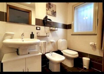 Bagno - Three-room apartment Via Teatro Greco
 
65, Catania - photo 11