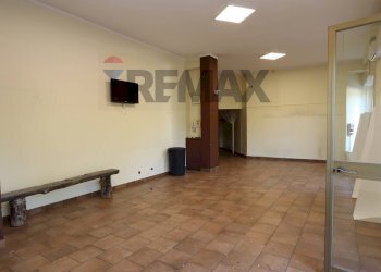 Stanza vuota - Locale Commerciale Via dei Vespri Siciliani
 
2, Linguaglossa - foto 5