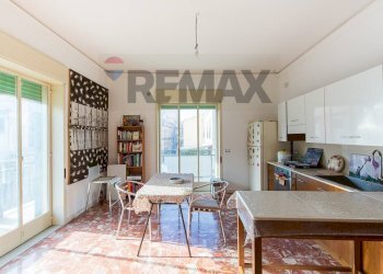 Sala da pranzo - Appartamento Via Guglielmo Oberdan
 
116F, Catania - foto 1