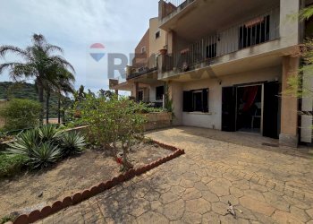 Edificio all\'aperto - Independent house Contrada Baia di Arcile
 
snc, Augusta - photo 6