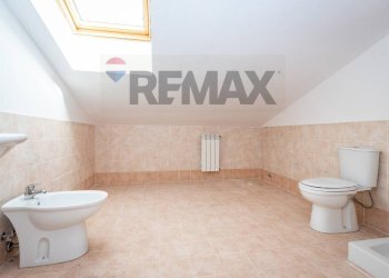 Bagno - Attic Via Piano Tavola - C.da Vazzano-Complesso BGM
 
SNC, Motta Sant'Anastasia - photo 24
