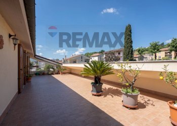 Terrazza - Four-room apartment Via Dante Alighieri
 
64, Castelplanio - photo 2