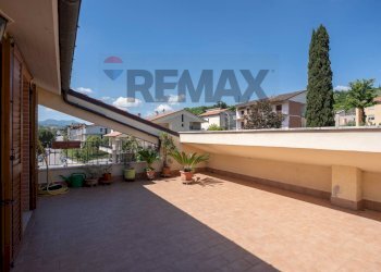 Terrazza - Four-room apartment Via Dante Alighieri
 
64, Castelplanio - photo 12