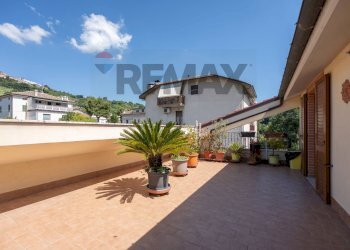 Terrazza - Four-room apartment Via Dante Alighieri
 
64, Castelplanio - photo 13