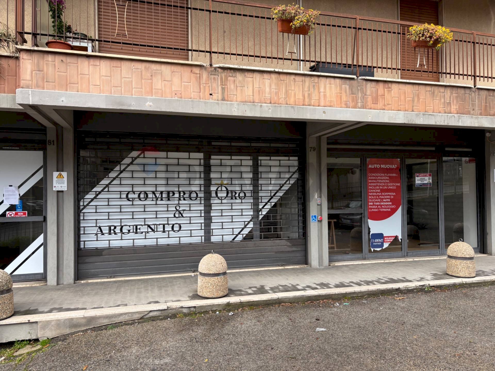 Edificio all\'aperto - Commercial Premises Via Ruggero D'Andreotto
85, Perugia - photo 3