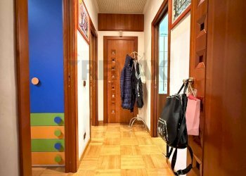Hall / corridoio - Three-room apartment Afragola - photo 4