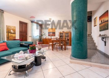 Sala da pranzo - Terraced Villa Via Taro
 
51, Acireale - photo 5