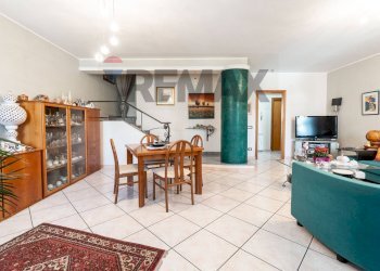 Sala da pranzo - Terraced Villa Via Taro
 
51, Acireale - photo 7