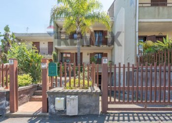Edificio all\'aperto - Terraced Villa Via Taro
 
51, Acireale - photo 44