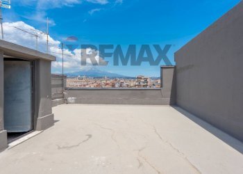 Terrazza - Four-room apartment Via Trovato
 
57, Catania - photo 17
