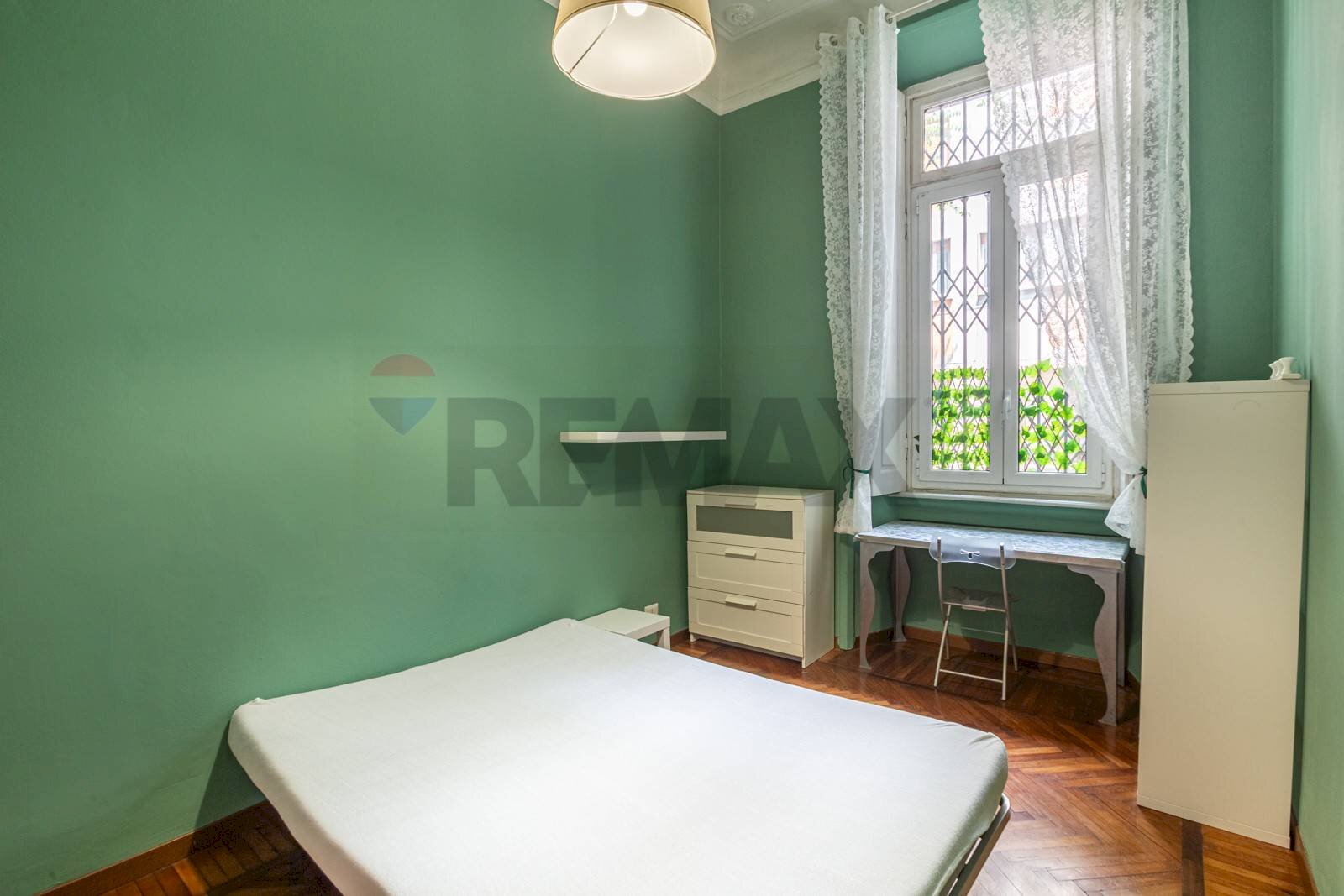 Camera / camera da letto - Non-buildable land Viale Lunigiana
 
14, Milano - photo 3