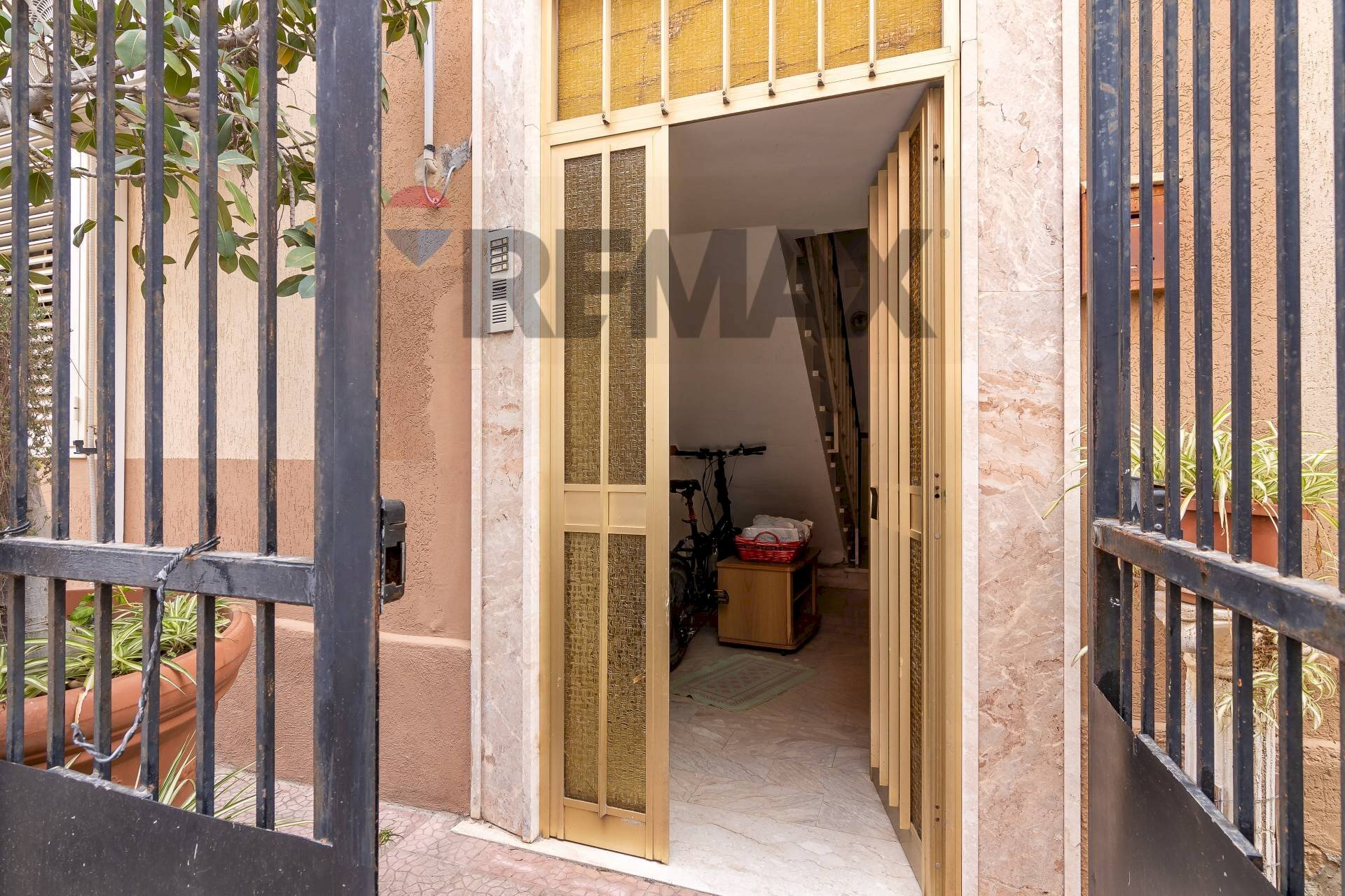 Edificio all\'aperto - Casa semi indipendente Via Svizzera
42-40, Siracusa - foto 2