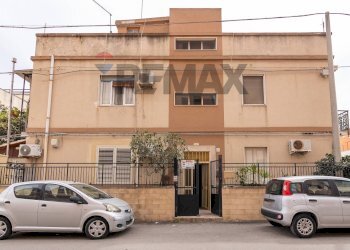 Edificio all\'aperto - Casa semi indipendente Via Svizzera
 
42-40, Siracusa - foto 1