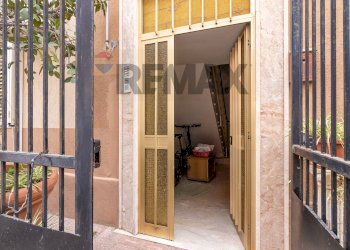 Edificio all\'aperto - Casa semi indipendente Via Svizzera
 
42-40, Siracusa - foto 2