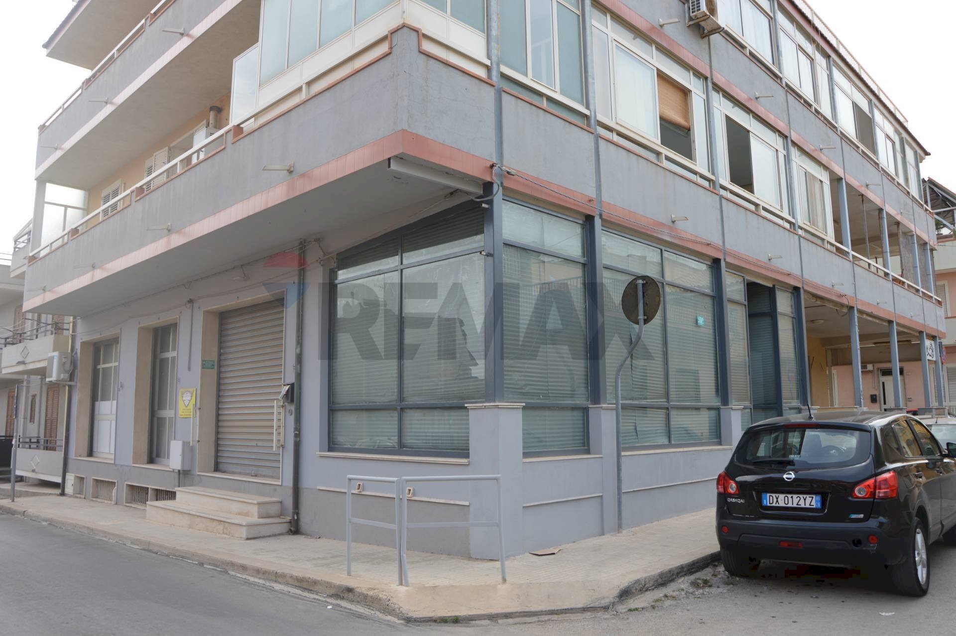 Edificio all\'aperto - Commercial Premises Via delle Ortensie Angolo La Marmora, Pachino - photo 2