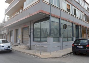 Edificio all\'aperto - Commercial Premises Via delle Ortensie Angolo La Marmora, Pachino - photo 1
