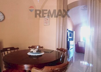 Sala da pranzo - Trilocale Via San Giovanni
 
34, Caserta - foto 13