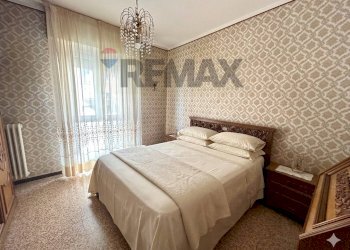 Camera / camera da letto - Three-room apartment Lovere - photo 9