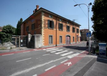 Edificio all\'aperto - Casa indipendente via Piave
28, Ponte San Pietro - foto 1