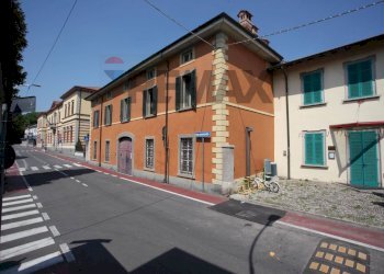 Edificio all\'aperto - Casa indipendente via Piave
28, Ponte San Pietro - foto 3