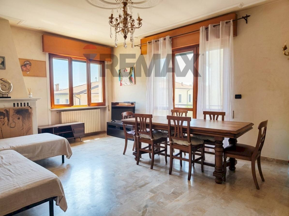 Sala da pranzo - Four-room apartment Via Attilio Franchi, Marone - photo 1